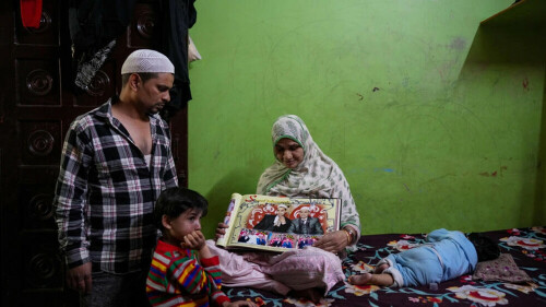 Online hate sows Muslim fears as India votes