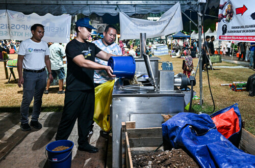 Malaysian state converts Ramadan food waste into fertiliser