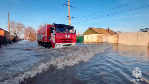 Russia says over 10,000 residential houses flooded across Urals, Siberia