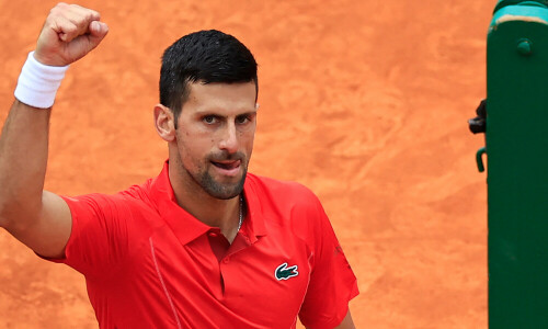 Djokovic dominates to reach Monte Carlo third round