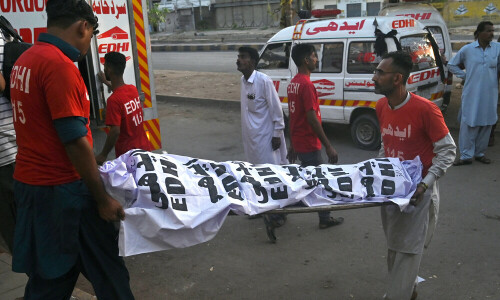 17 people killed, 41 injured in Pakistan truck crash: officials