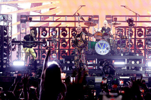 Coachella heavy on indie rock nostalgia, Taylor Swift buzz