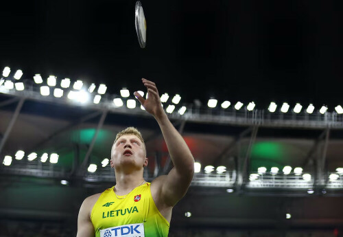 Discus thrower Alekna shatters longest-standing men&rsquo;s world record