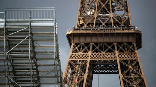 Stadiums rise at Paris landmarks 100 days from Olympics