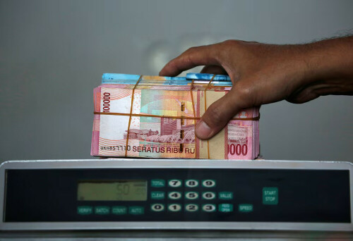 Indonesia&rsquo;s plunging rupiah twists the policy plot