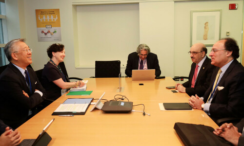 Aurangzeb meets Donald Lu, other US officials