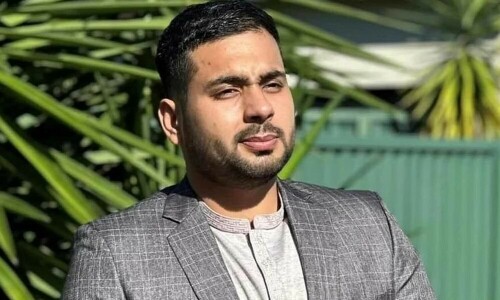 Australia mulls citizenship for Pakistani guard in Sydney mall attack