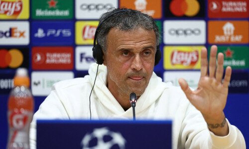 Luis Enrique wants to &lsquo;mark history&rsquo; with PSG treble