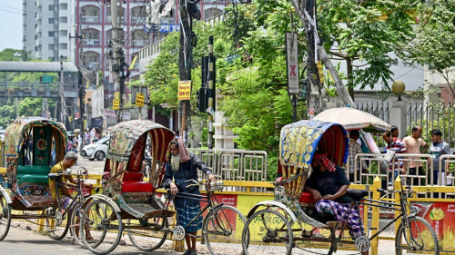 Bangladesh children sweat at home as heatwave shuts schools