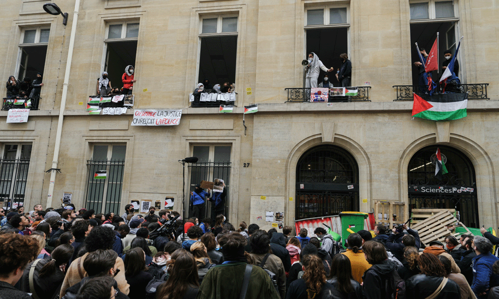 Students block Paris&rsquo; Sciences Po University over Gaza war