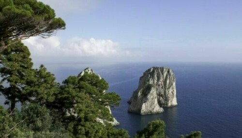 As tourists move in, Italians are squeezed out on holiday island of Capri
