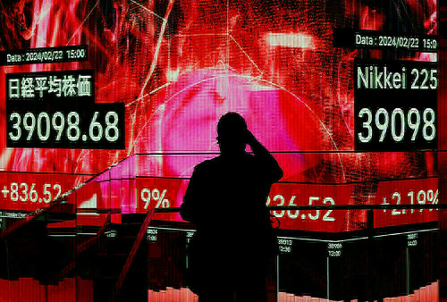 Asian stocks surge; yen extends gains to cap wild week
