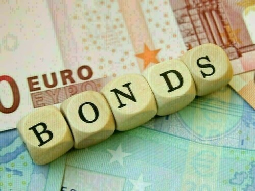 Euro zone yields headed for weekly fall after Powell comments, await US data