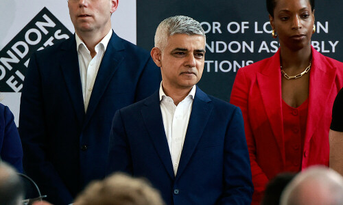 Sadiq Khan wins re-election as London mayor