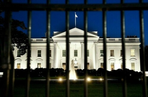 Driver dies after ramming car into White House gate Driver dies after ramming car into White House gate
