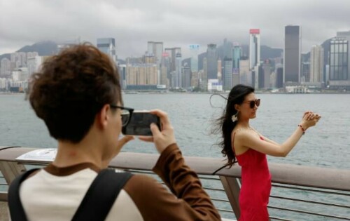 Low-budget Chinese travellers highlight shift in Hong Kong tourism