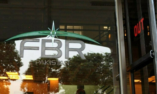 Rs3.2trn cases stuck in courts: &lsquo;Loopholes&rsquo; mar FBR&rsquo;s legal operation: AGP