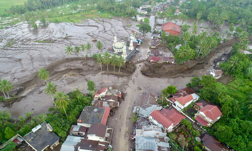 34 dead in Indonesia floods, 16 missing