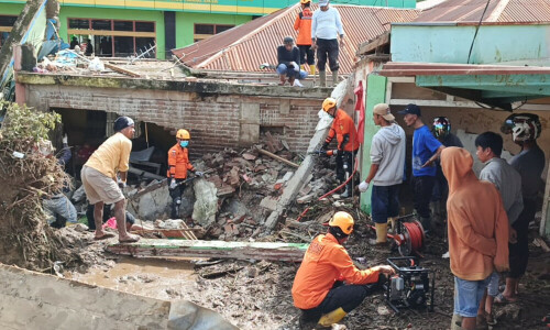 Indonesia flood death toll rises to 43 with 15 missing