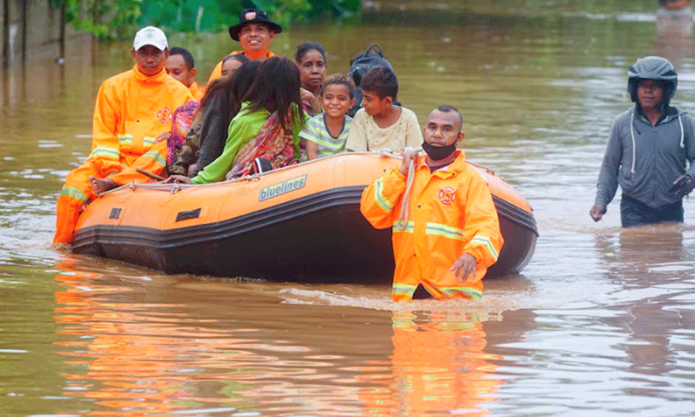 Death toll from floods in Indonesia&rsquo;s West Sumatra rises to 50