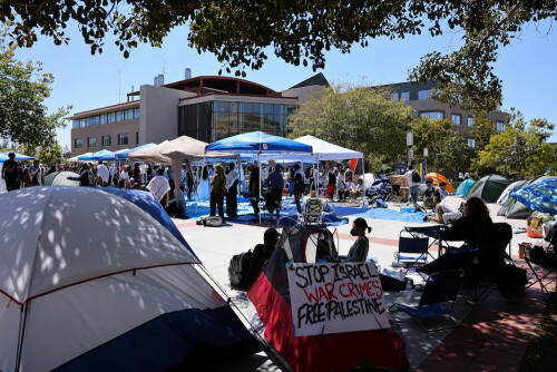 Police take back building from protesters at University of California, Irvine Police take back building from protesters at University of California, Irvine