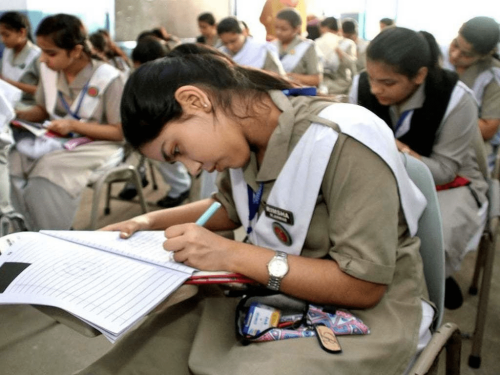 BSEK postpones matric exams in Karachi due to severe heat