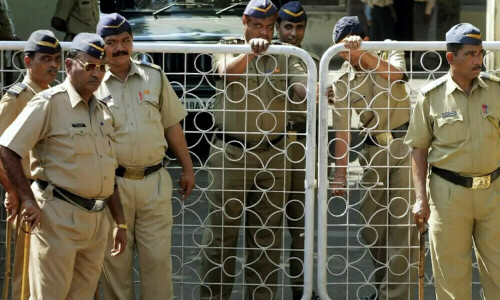 Indian police arrest 4 Sri Lankans for suspected Islamic State links Indian police arrest 4 Sri Lankans for suspected Islamic State links
