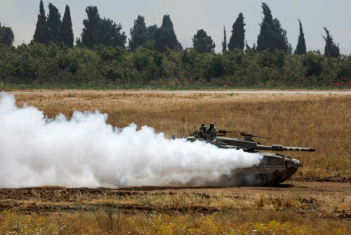 Israeli forces raze parts of Gaza&rsquo;s Jabalia, hit Rafah with airstrikes