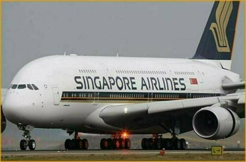 Singapore Airlines shares slip 1.3% after turbulent flight