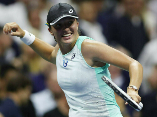 Queen of clay Swiatek looking untouchable in Paris Queen of clay Swiatek looking untouchable in Paris