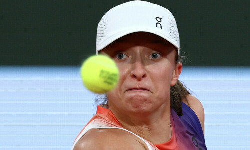 Big guns Swiatek and Osaka meet in early French Open showdown