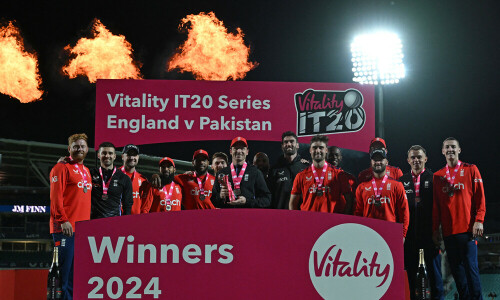England overwhelm Pakistan in final T20 before World Cup defence