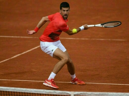 Djokovic eyes Federer record and French Open last 16 spot