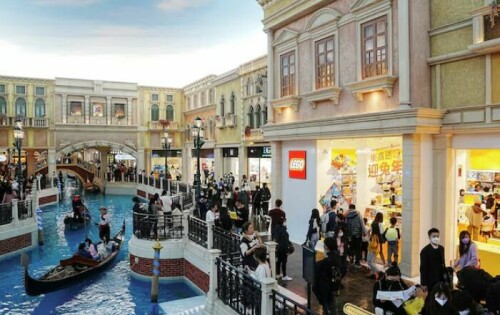 Macau casinos play best hands to win over premium customers