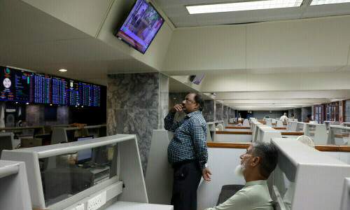 KSE-100 extends losses amid selling pressure