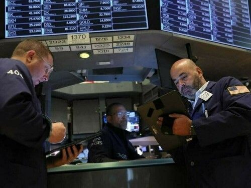US stocks rise as weaker hiring data boost rate cut chances