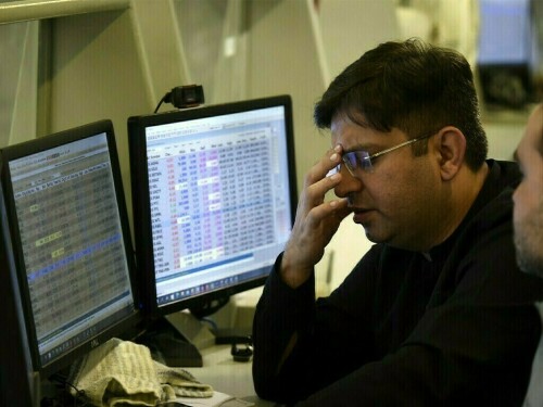 KSE-100 recovers from over 2,000-point loss, closes marginally negative