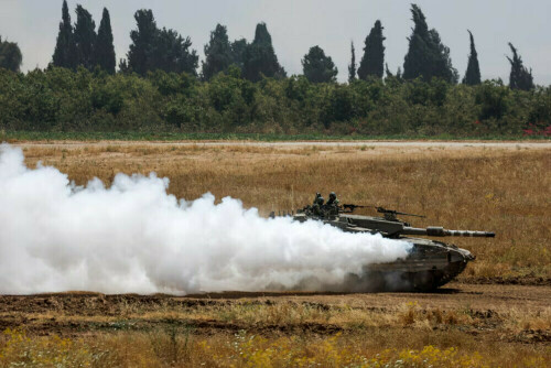 Israeli forces step up bombing of Rafah as tanks try to push west