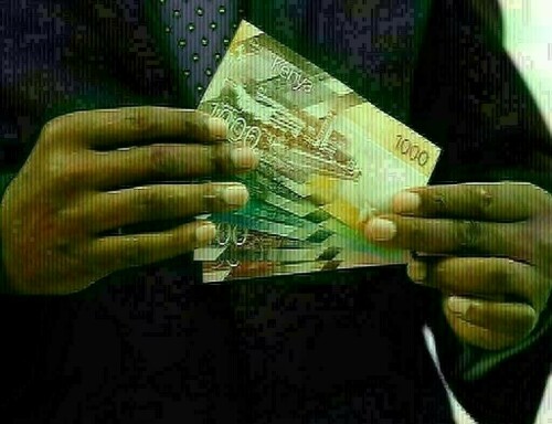 Kenyan shilling stable; could ease due to central bank purchases