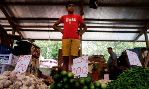 Sri Lankan economy bounces back as inflation dips