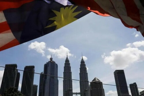 China and Malaysia renew 5-year economic pact, to review visa-free travel