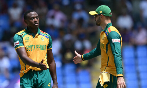 De Kock leads South Africa to 18-run win over USA at T20 World Cup