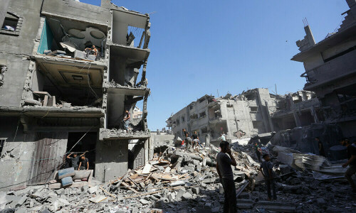 Israel pounds central Gaza camps, deepens invasion of Rafah