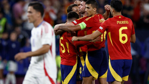 Spain beat Italy to reach Euro 2024 knockouts, England thwarted by Denmark