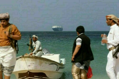 ڈرون حملے سے یمن کے الحدیدہ کے قریب بحری جہاز کو نقصان