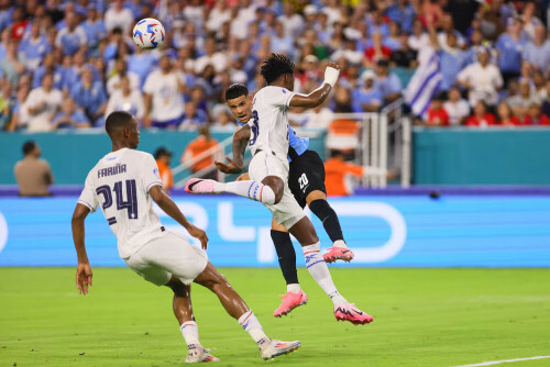 Uruguay clinch 3-1 Copa America win over Panama Uruguay clinch 3-1 Copa America win over Panama