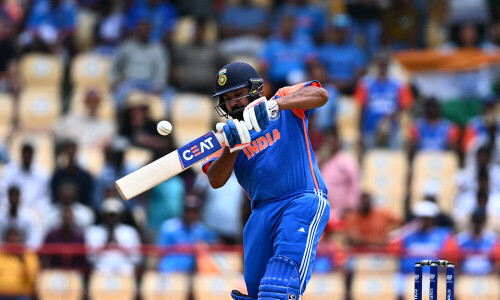 Rohit powers India to 205-5 against Australia in T20 World Cup