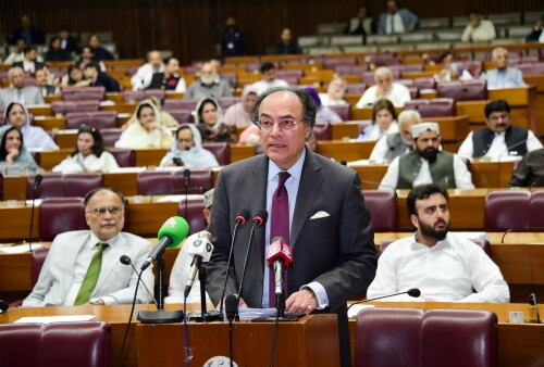 Honoraria for NA, Senate staff but no change in tax rates for salaried group as Aurangzeb wraps up budget discussion