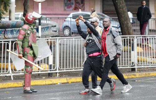 Kenya braces for fresh protests despite president&rsquo;s tax climbdown