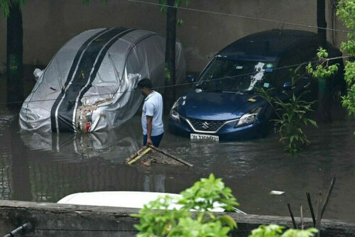 Heavy rainfall in several parts of India triggers floods, at least 11 dead